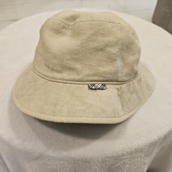 Authentic Burberry Nova Check Reversible Bucket Hat Small - Picture 1 of 10